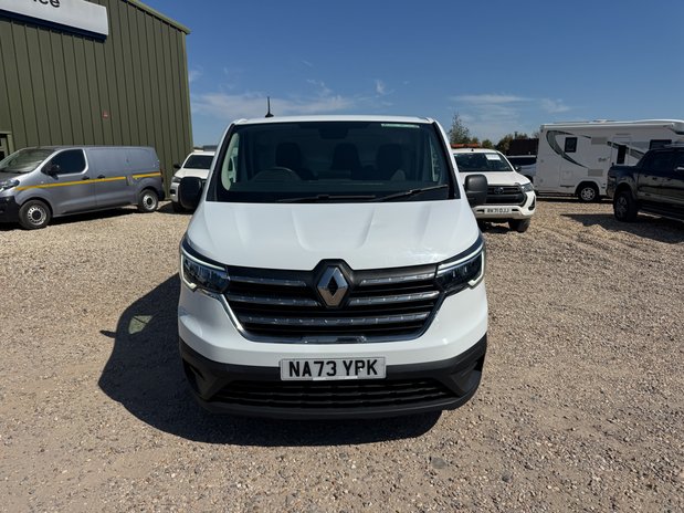Renault Trafic AUTO SWB L1H1 Low Roof Business SL29 Air Con Sensors EURO 6 3