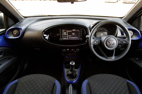 Toyota Aygo X VVT-I EDGE 3