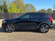 Volvo XC40 B4 R-DESIGN PRO MHEV 4