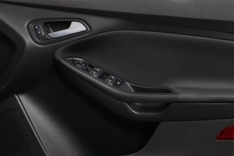 Ford Focus ST-LINE X 36