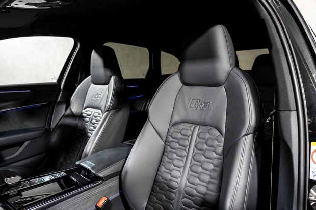 Audi RS6 Avant QUATTRO CARBON BLACK. VAT Q. WARRANTY. HEATED & COOLED SEATS. B & O. 2