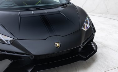 Lamborghini Huracan Tecnica 33