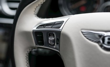 Bentley Flying Spur V8 S Mulliner 25