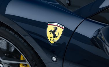 Ferrari F8 SPIDER 37