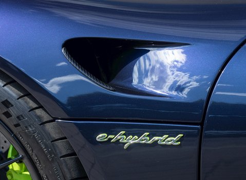 Porsche 918 Spyder Weissach 28