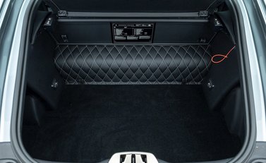 Ferrari 812 Superfast 33