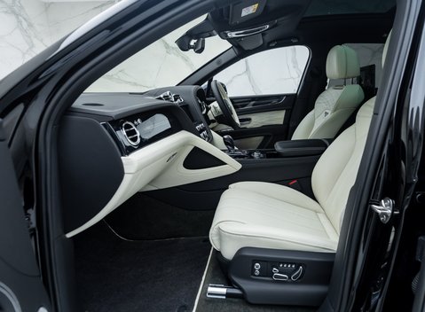 Bentley Bentayga V8 AZURE EWB First Edition 26