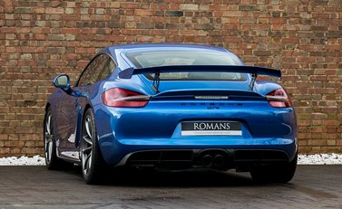Porsche Cayman GT4 3