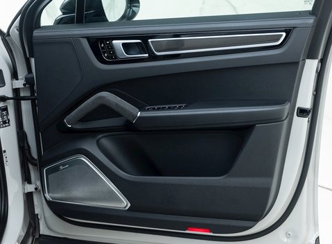 Porsche Cayenne GTS Coupé 21