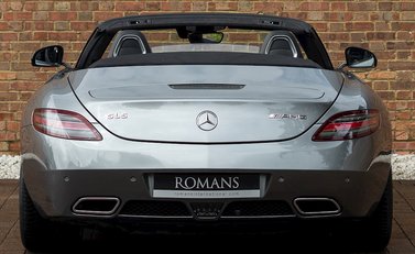 Mercedes-Benz SLS AMG Roadster 5