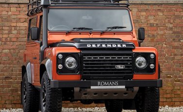 Land Rover Defender 90 Adventure Edition 1