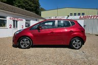 Kia Venga 3 1.6 AUTOMATIC WITH ONLY 45000 MILES WITH 9 MAIN DEALER SERVICES!SAT NAV!  7