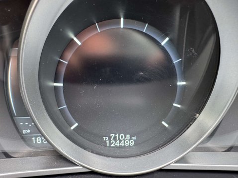 Volvo V40 1.6 V40 R-DESIGN D2 11