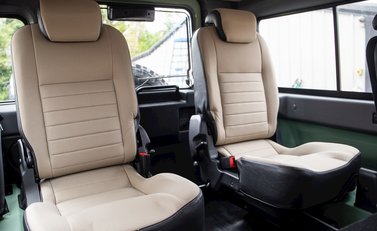 Land Rover Defender 110 Heritage Station Wagon 15