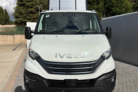Iveco Daily 35C18H 3750WB Arborous Toolbox Tipper - Comfort Pack 11