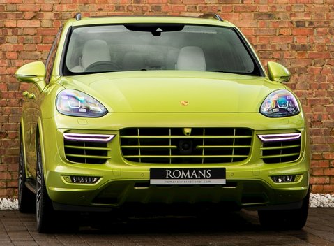 Porsche Cayenne Turbo S 1