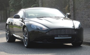 Aston Martin DB9 Carbon Black Edition 1