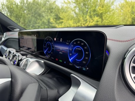 Mercedes-Benz EQB EQB 350 4M AMG Line Premium Plus Auto Electric 66KWH 7 SEATER/PAN ROOF/NAV 24