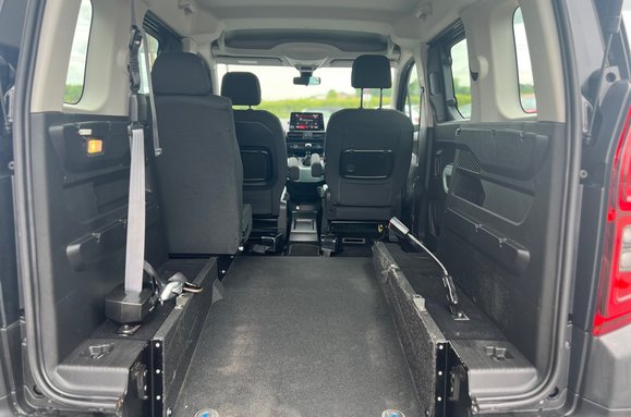 Citroen Berlingo BLUEHDI FEEL M WHEELCHAIR RAMP 38