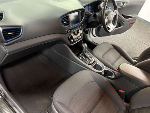 Hyundai IONIQ 1.6 IONIQ Premium FHEV Semi-Auto 5dr 51