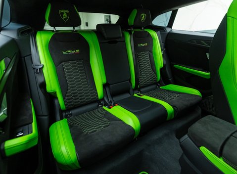 Lamborghini Urus PEARL CAPSULE 18