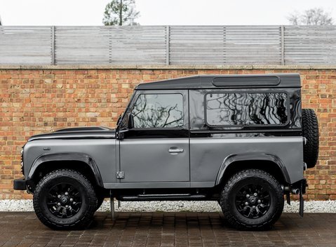 Land Rover Defender 90 Autobiography Edition 2