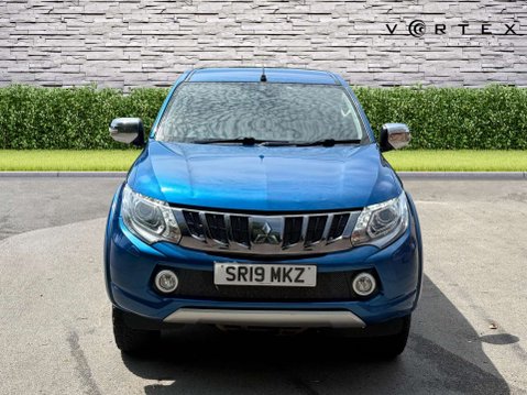 Mitsubishi L200 2.4 L200 Barbarian DI-D Auto 4WD 2