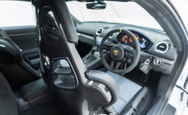 Porsche Cayman GT4 RS (718) 13