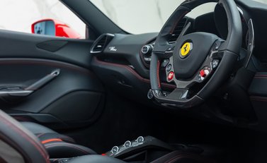 Ferrari 488 SPIDER 16
