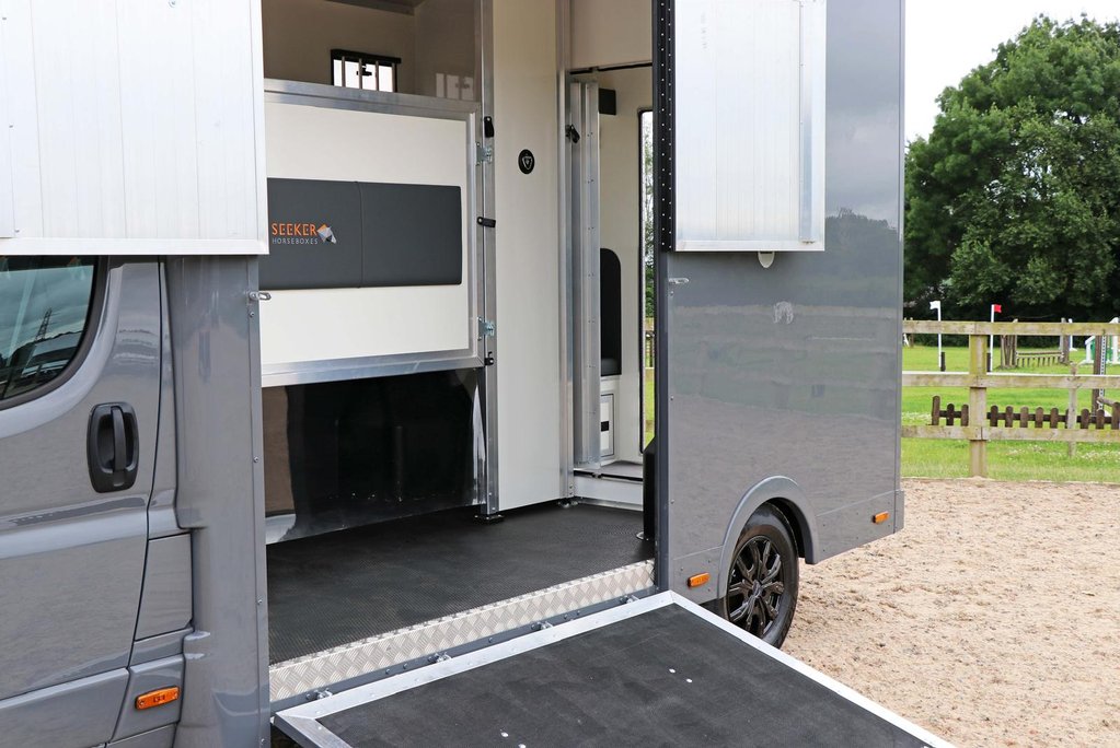 Citroen Relay BRAND NEW DELIVERY MILES 3.5 TON HORSEBOX STALLION BUILD  REAR LARGE BED  30