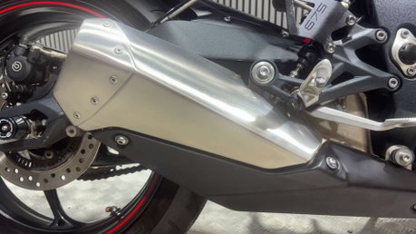 Triumph Street Triple R 2013 13K EXCELLENT CONDITION NEW MOT 675CC TRIPLE 38