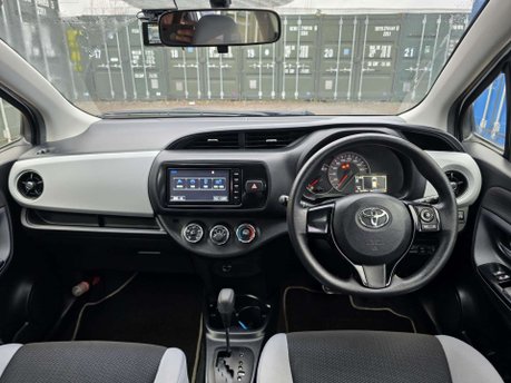 Toyota Yaris 1.33 Dual VVT-i Design Hatchback 5dr Petrol Multidrive S Euro 6 (99 ps) 17