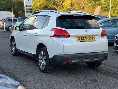 Peugeot 2008 1.6 e-HDi Allure SUV 5dr Diesel EGC Euro 5 (s/s) (92 ps) 6
