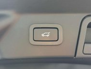 Land Rover Range Rover Velar 2.0 D240 R-Dynamic S SUV 5dr Diesel Auto 4WD Euro 6 (s/s) (240 ps) 42