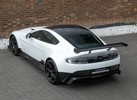 Aston Martin Vantage GT8 9