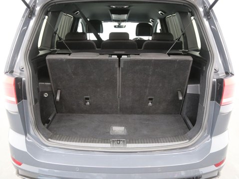 Volkswagen Touran 1.5 TSI EVO R-Line DSG Euro 6 (s/s) 5dr 26