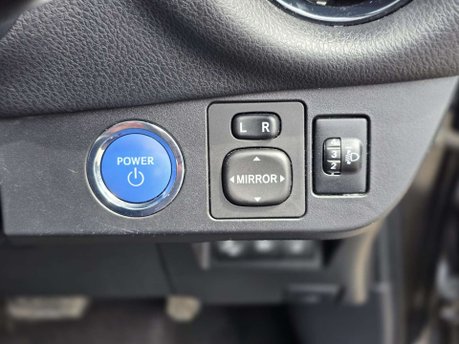 Toyota Yaris 1.5 VVT-h Design Hatchback 5dr Petrol Hybrid E-CVT Euro 6 (s/s) (100 ps) 24