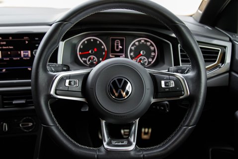 Volkswagen Polo R-LINE TSI 21