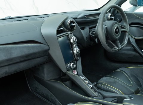 McLaren 720S Performance 22