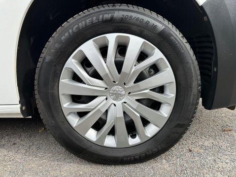 Peugeot Partner BLUEHDI PROFESSIONAL PREMIUM L1 13