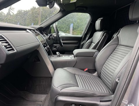 Land Rover Discovery 3.0 Discovery Dynamic HSE D MHEV Automatic 4WD 5dr 30