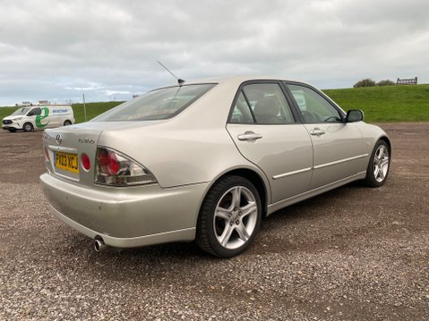 Lexus Is 200 SE 4