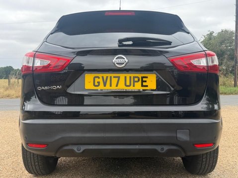 Nissan Qashqai 1.2 DIG-T N-Connecta SUV 5dr Petrol XTRON Euro 6 (s/s) (115 ps) FSH & 2X OR 6