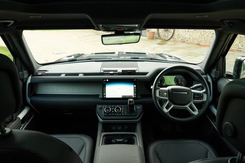 Land Rover Defender 3.0 D250 MHEV HSE Auto 4WD Euro 6 (s/s) 5dr 33