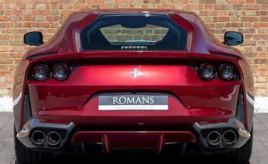 Ferrari 812 Superfast 5