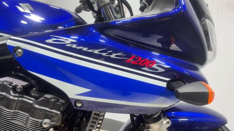 Suzuki Bandit 1200 2005 ONLY 21K NEW MOT SERVICED VERY CLEAN ICONIC MK2 NAKED 12