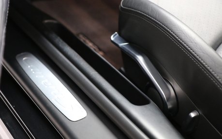 Porsche 911 Carrera S - Sensational Manual Coupe 25