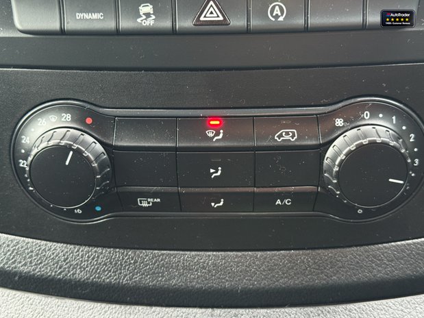Mercedes-Benz Vito Crew Cab AUTO XLWB L3H1 Premium Plus 116 Alloys Sensors Tow Bar NO VAT EURO 42