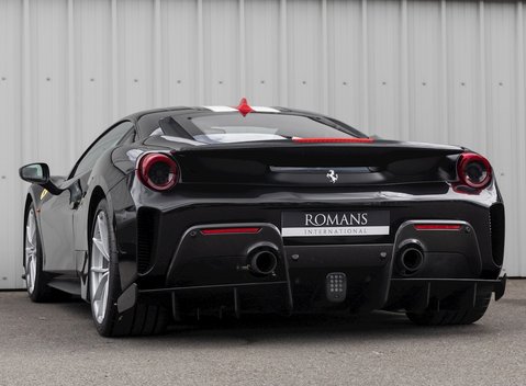 Ferrari 488 Pista 3