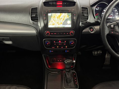 Kia Sorento CRDI KX-3 SAT NAV 14
